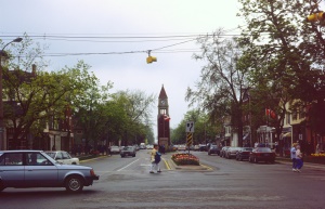 opvallende klok voor het gerechtsgebouw | Niagara-on-the-Lake